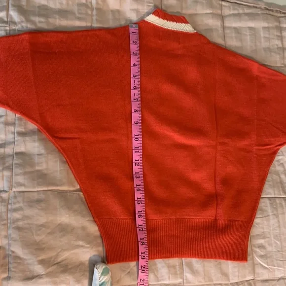 Woman’s vintage short sleeve sweater - Picture 4 of 7